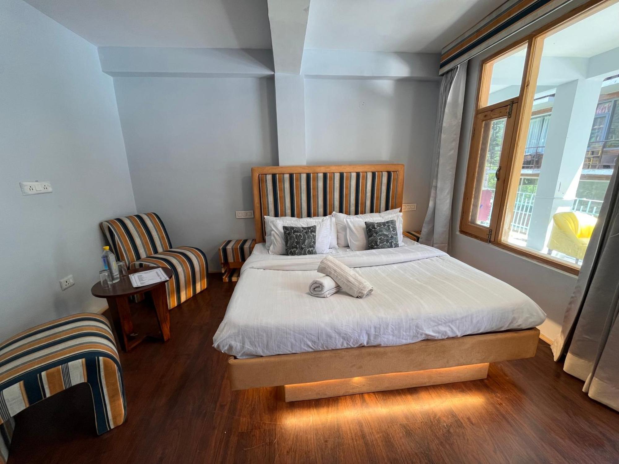Hotel English Rose, #Personal Parking, #Petfriendly, #Garden, #Bonfire Under The Stars Manāli Buitenkant foto