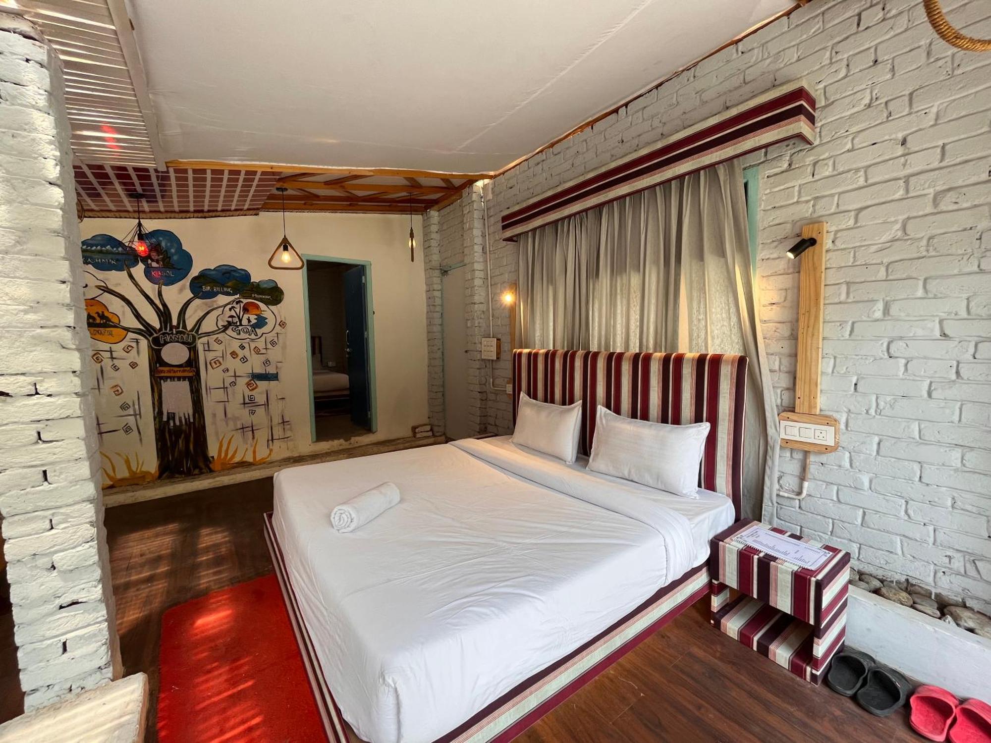 Hotel English Rose, #Personal Parking, #Petfriendly, #Garden, #Bonfire Under The Stars Manāli Buitenkant foto
