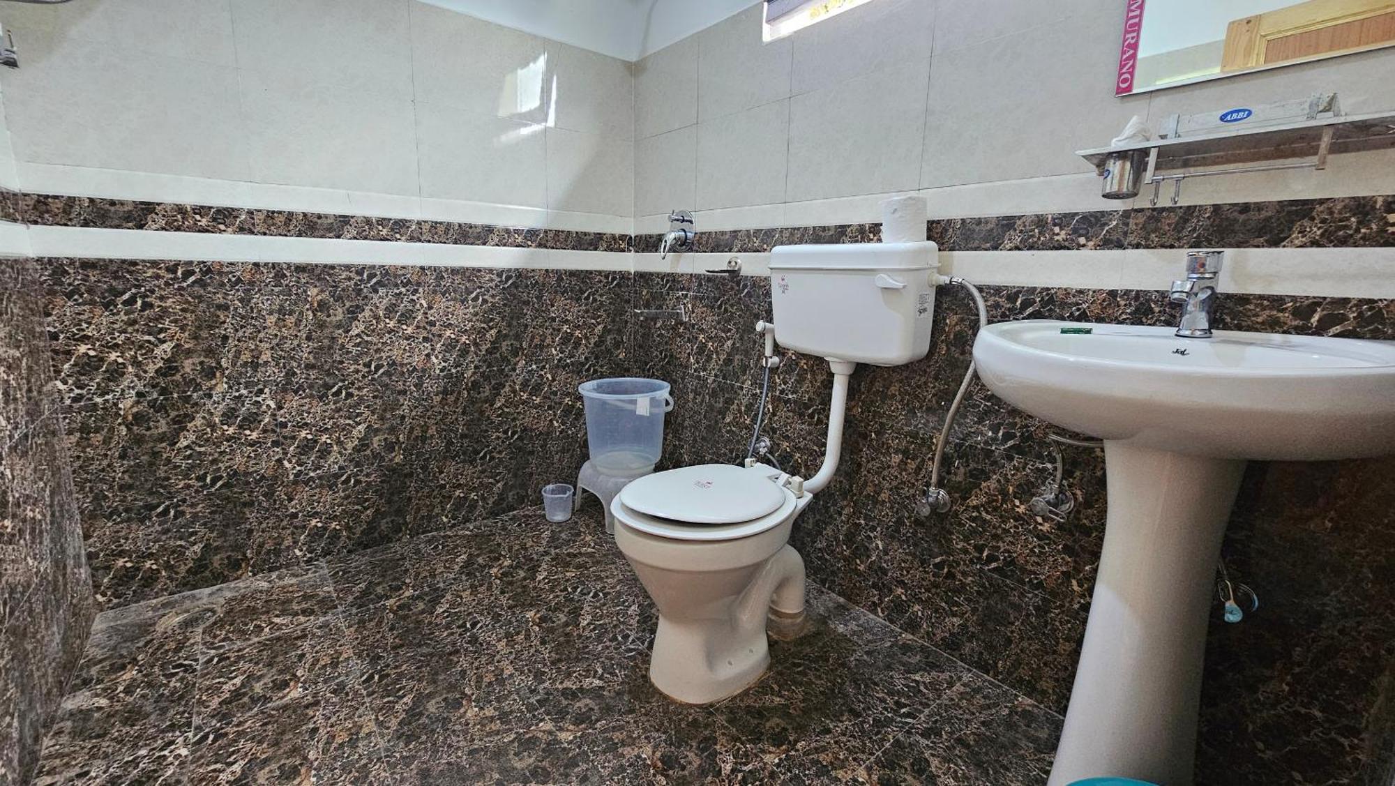 Hotel English Rose, #Personal Parking, #Petfriendly, #Garden, #Bonfire Under The Stars Manāli Buitenkant foto