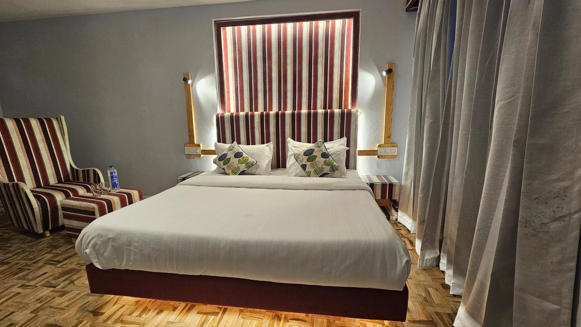 Hotel English Rose, #Personal Parking, #Petfriendly, #Garden, #Bonfire Under The Stars Manāli Buitenkant foto