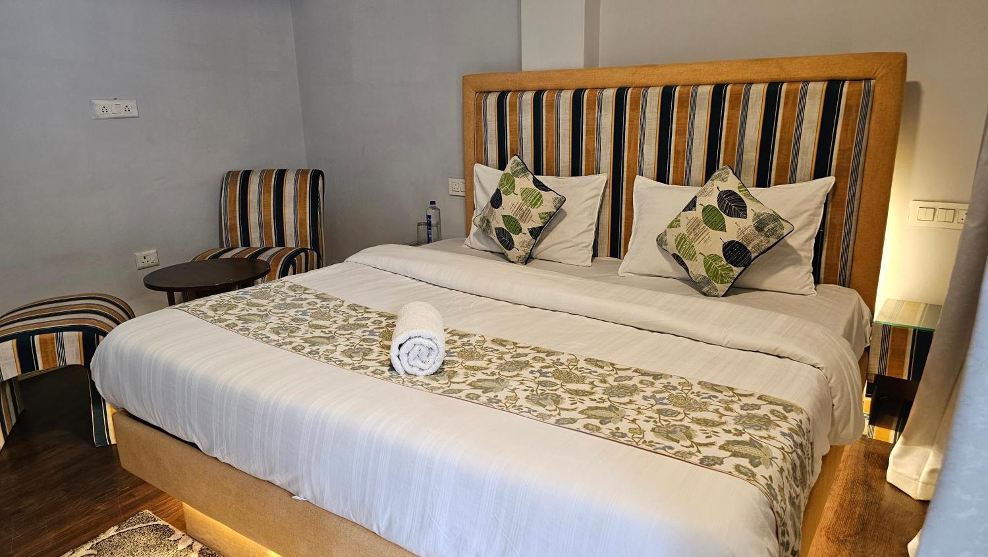 Hotel English Rose, #Personal Parking, #Petfriendly, #Garden, #Bonfire Under The Stars Manāli Buitenkant foto